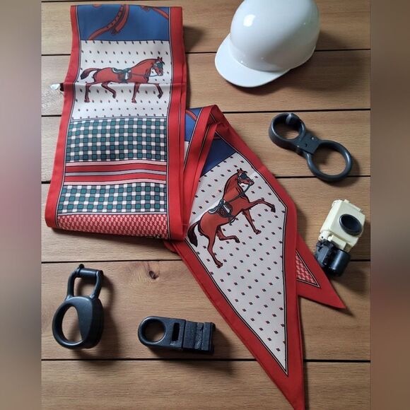 Equestrian Elegant Neckerchief Scarf New - Picture 2 of 2